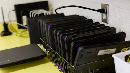 When a teacher ditched screens, class got harder. That may be why it worked..png